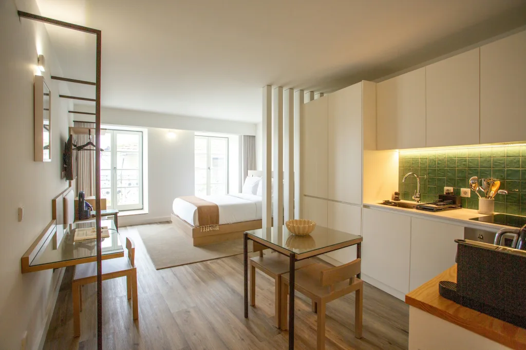 Furnished Studio in Midtown — Walk to Bryant Park